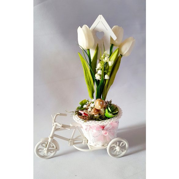 Tavaszi dekoráció, bicikli fehér tulipánnal